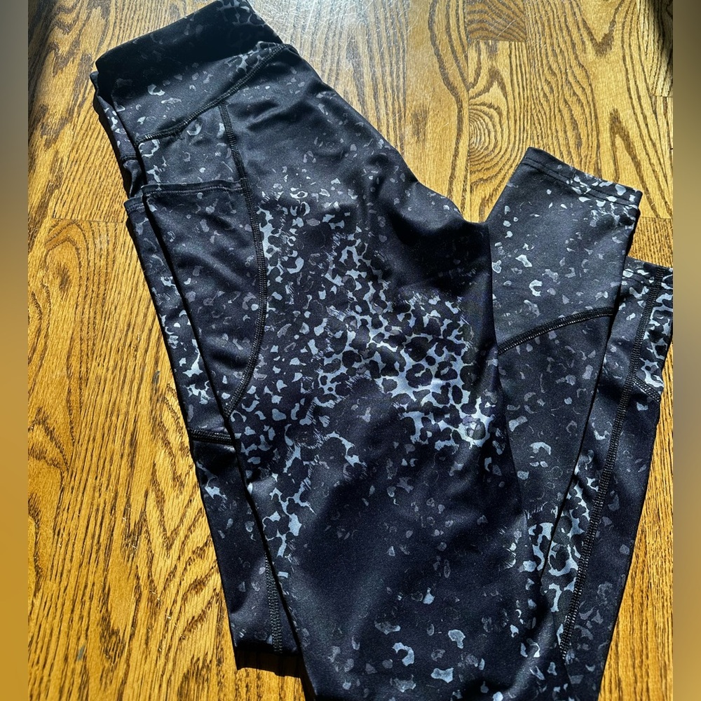 Black and Gray Leopard Print Leggings